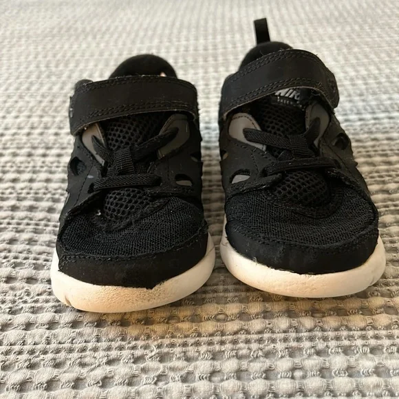 Nike Free Run 2 Black White - DA2692-004 - Picture 4 of 10